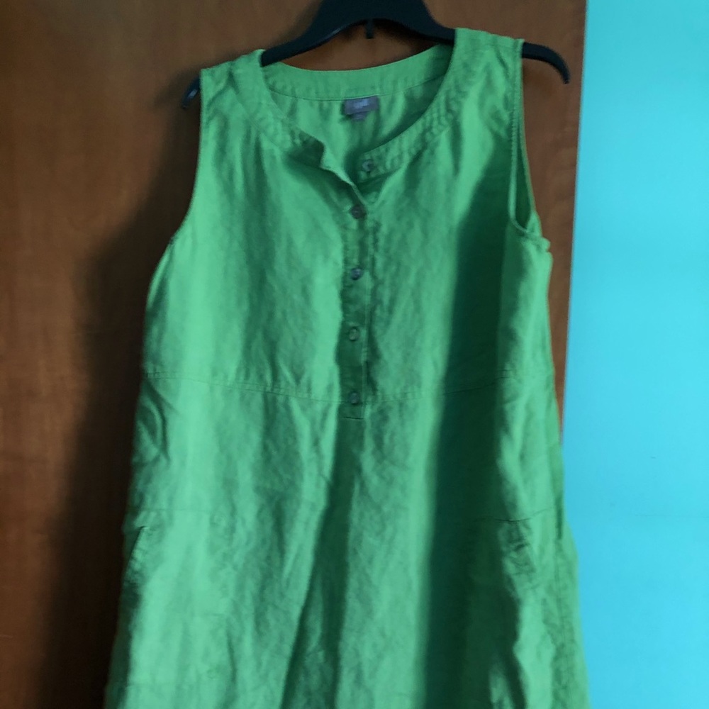 Women’s linen sleeveless dress